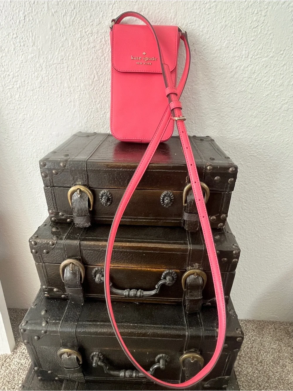 kate spade hot pink leather crossbody phone pouch